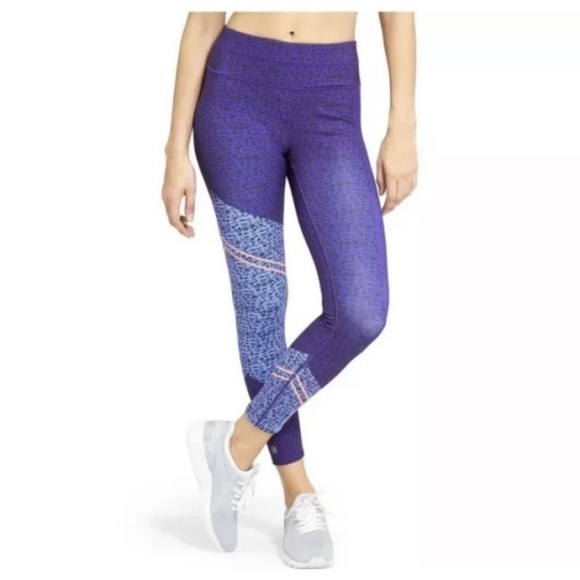 Athleta Pants - Athleta‎ Asym Camo Sonar 7/8 Tight Crop Legging ~ Size XS